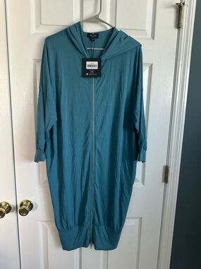 NWT Aleeza Paris Peru Zipper Dress